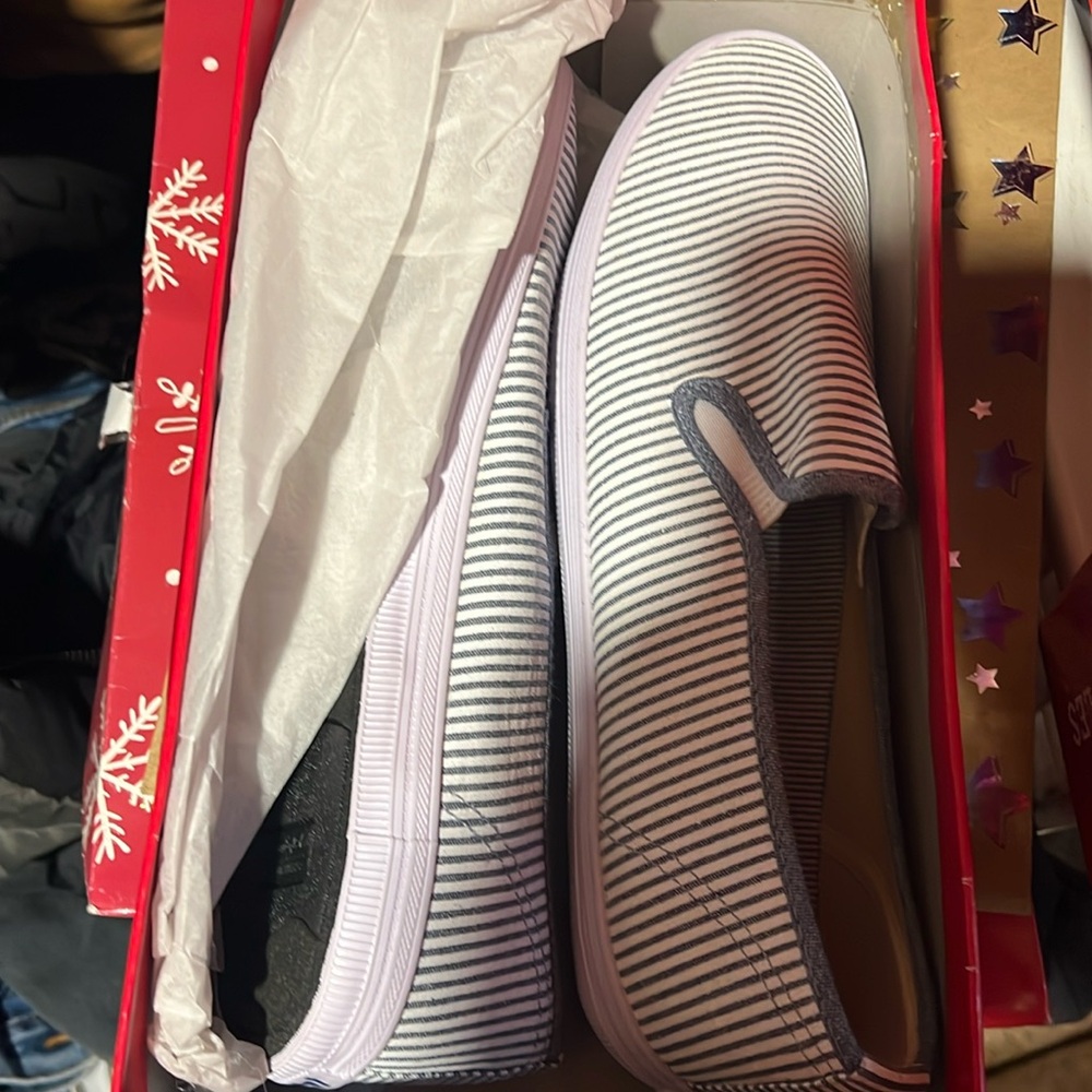 American eagle loafer tennis shoe